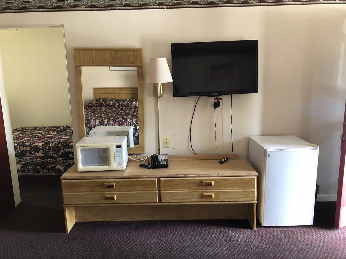 Seaway Motel Roosevelt Park Экстерьер фото
