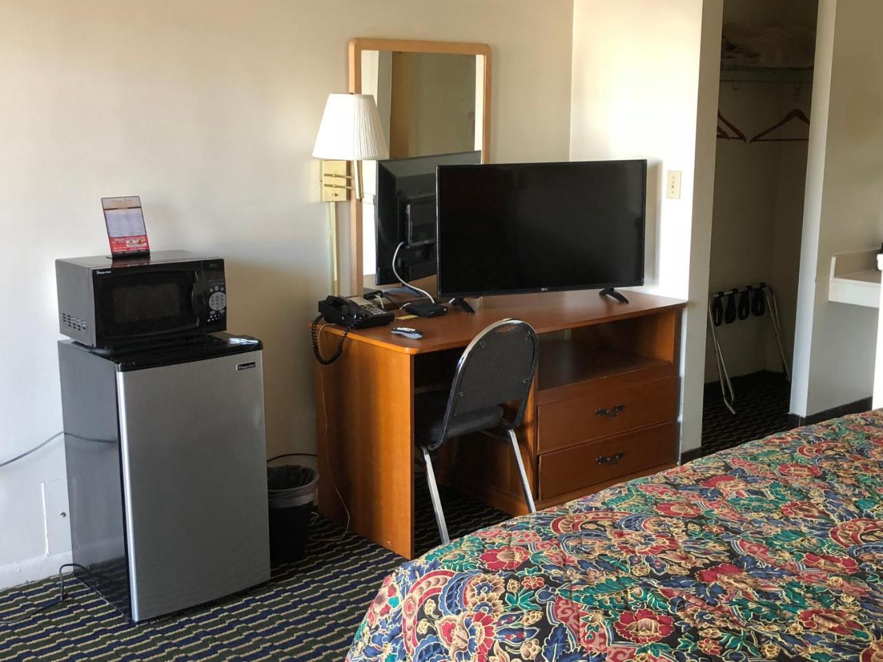 Seaway Motel Roosevelt Park Экстерьер фото