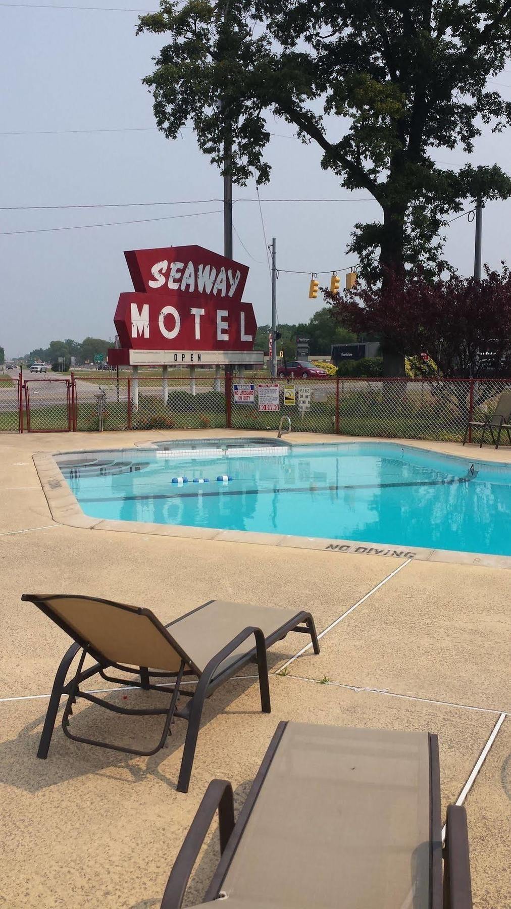 Seaway Motel Roosevelt Park Экстерьер фото