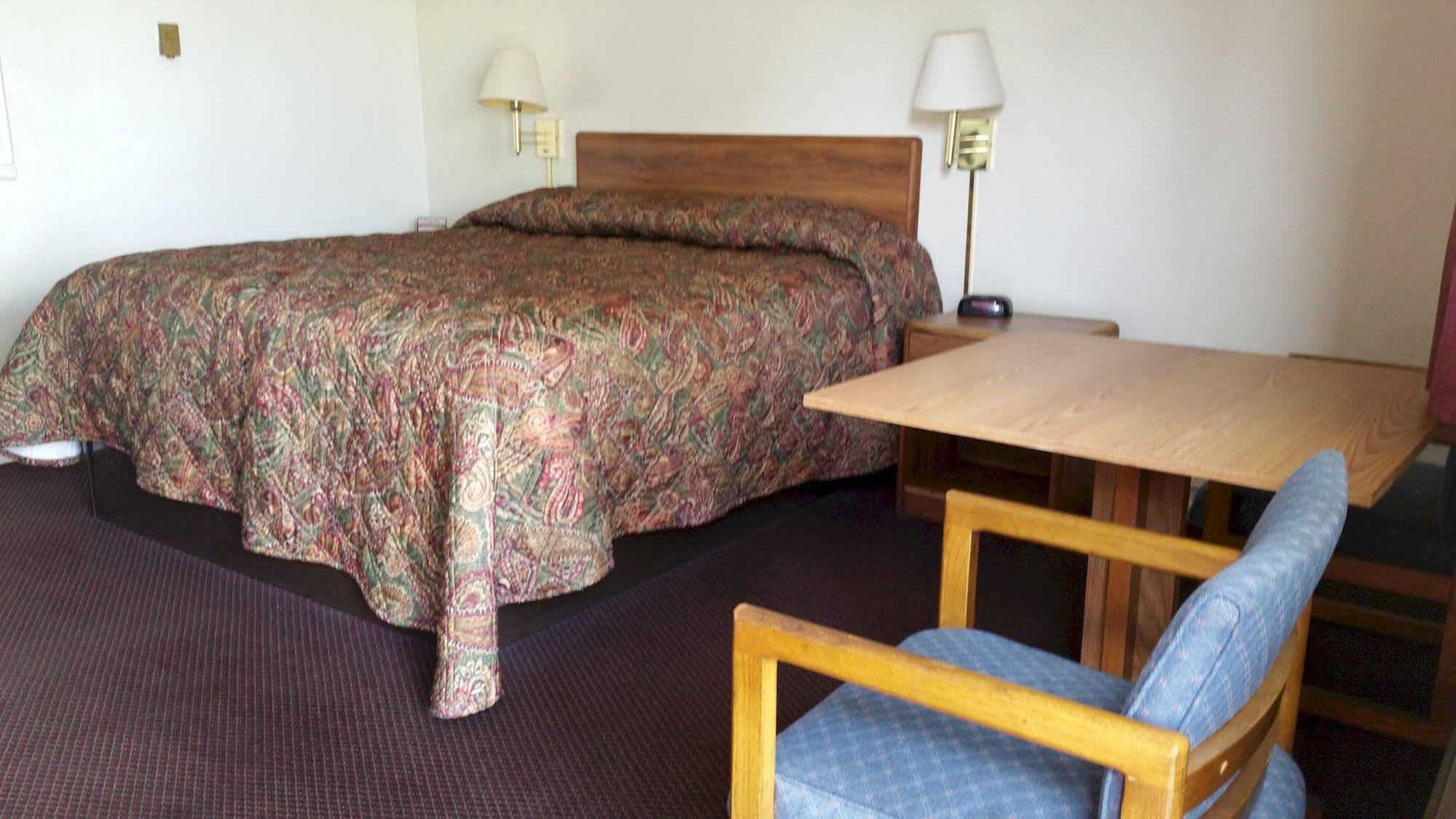 Seaway Motel Roosevelt Park Экстерьер фото
