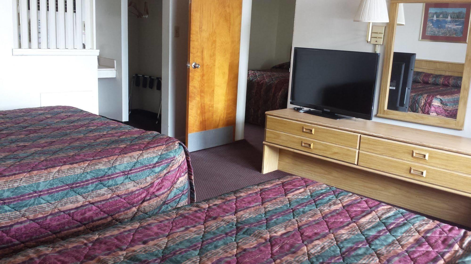 Seaway Motel Roosevelt Park Экстерьер фото
