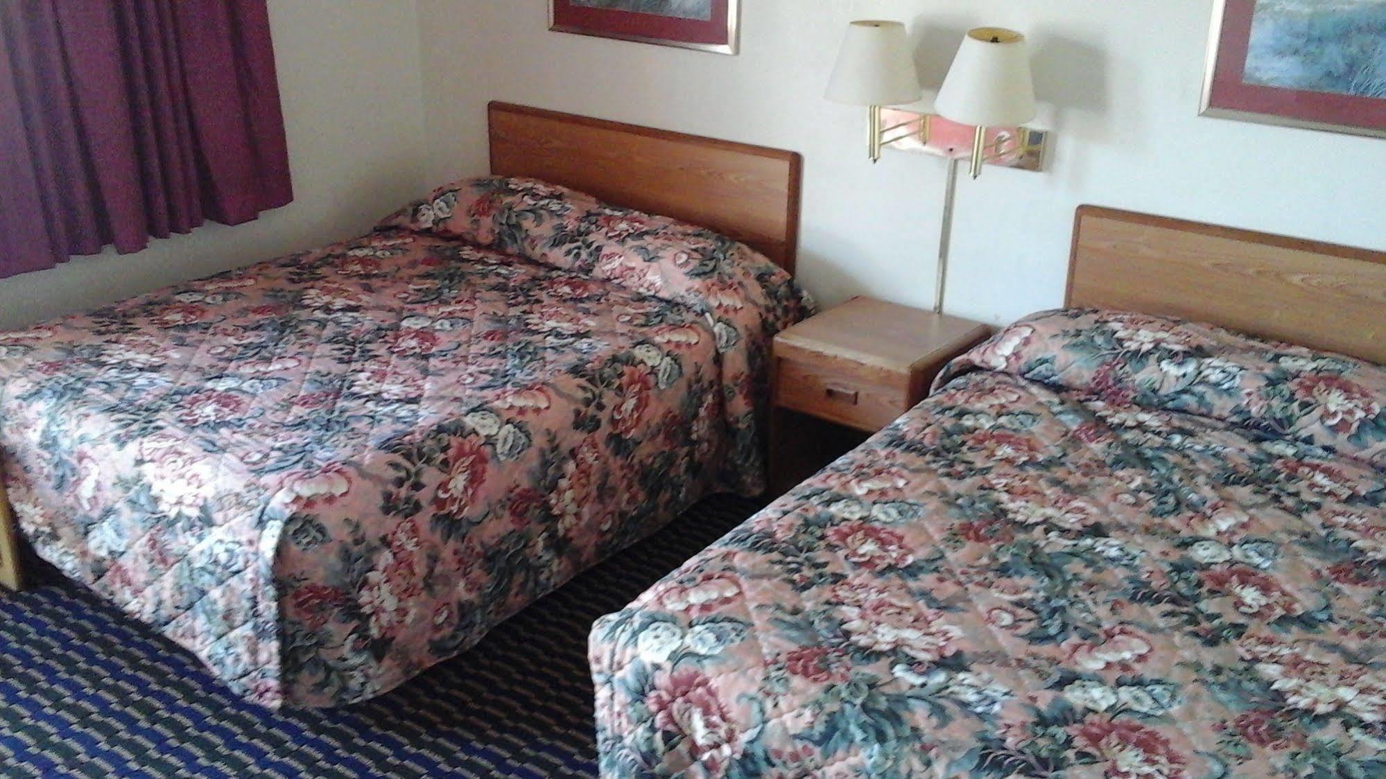 Seaway Motel Roosevelt Park Экстерьер фото